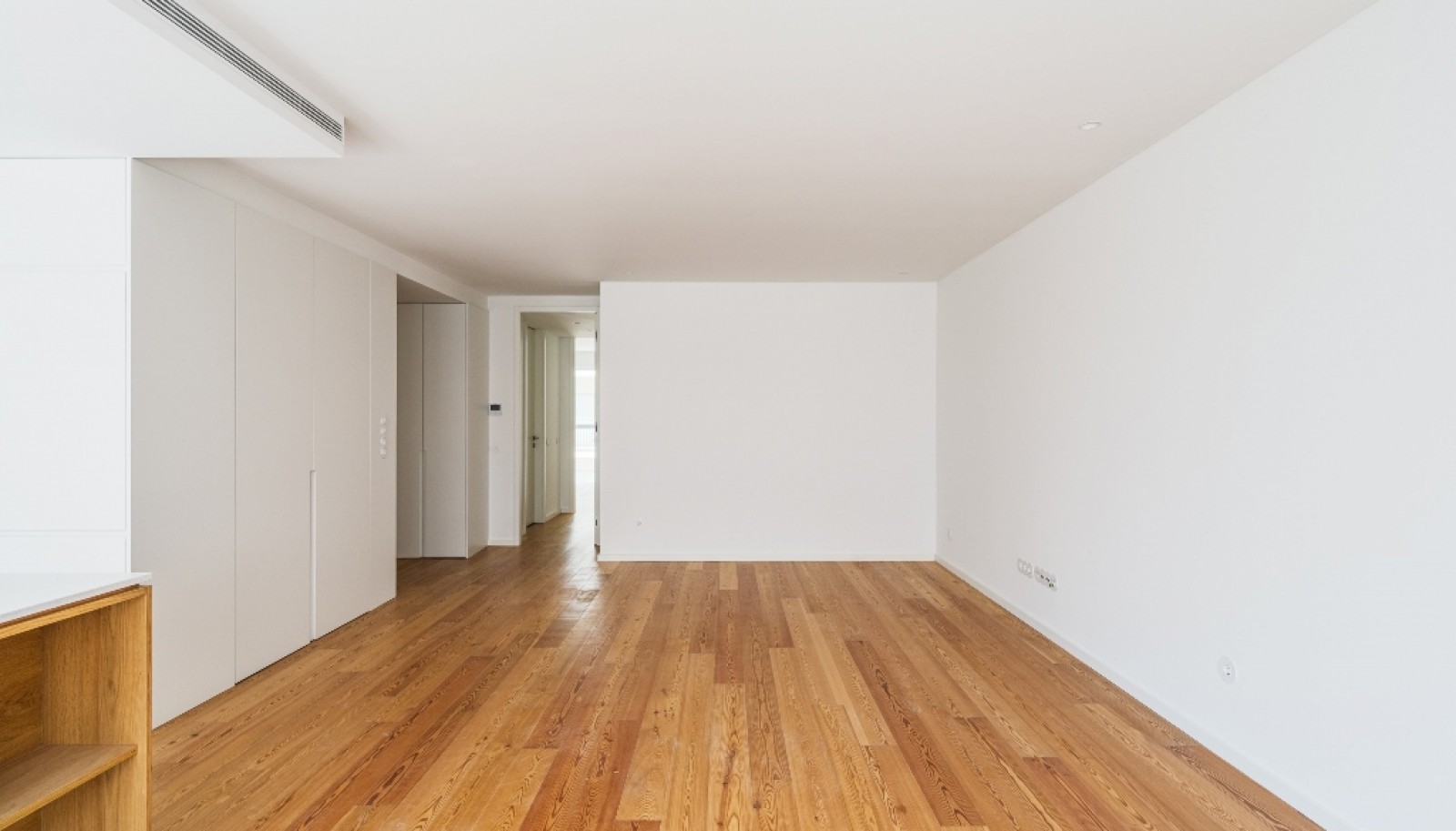 Apartamento T2 com varanda para venda perto da praia em Canidelo_365550