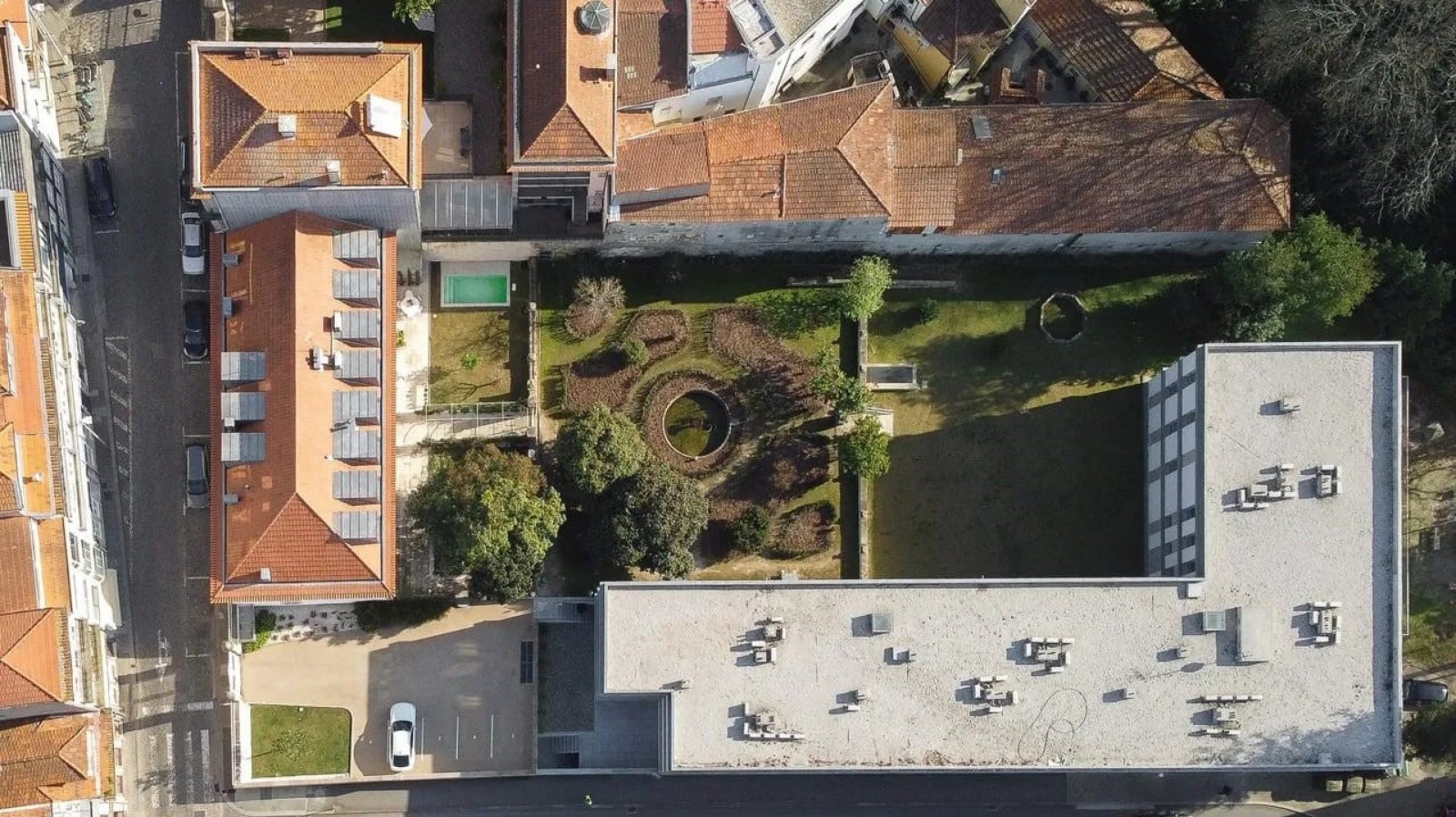 Three bedroom apartment in Palace for sale in Porto, Portugal_365568