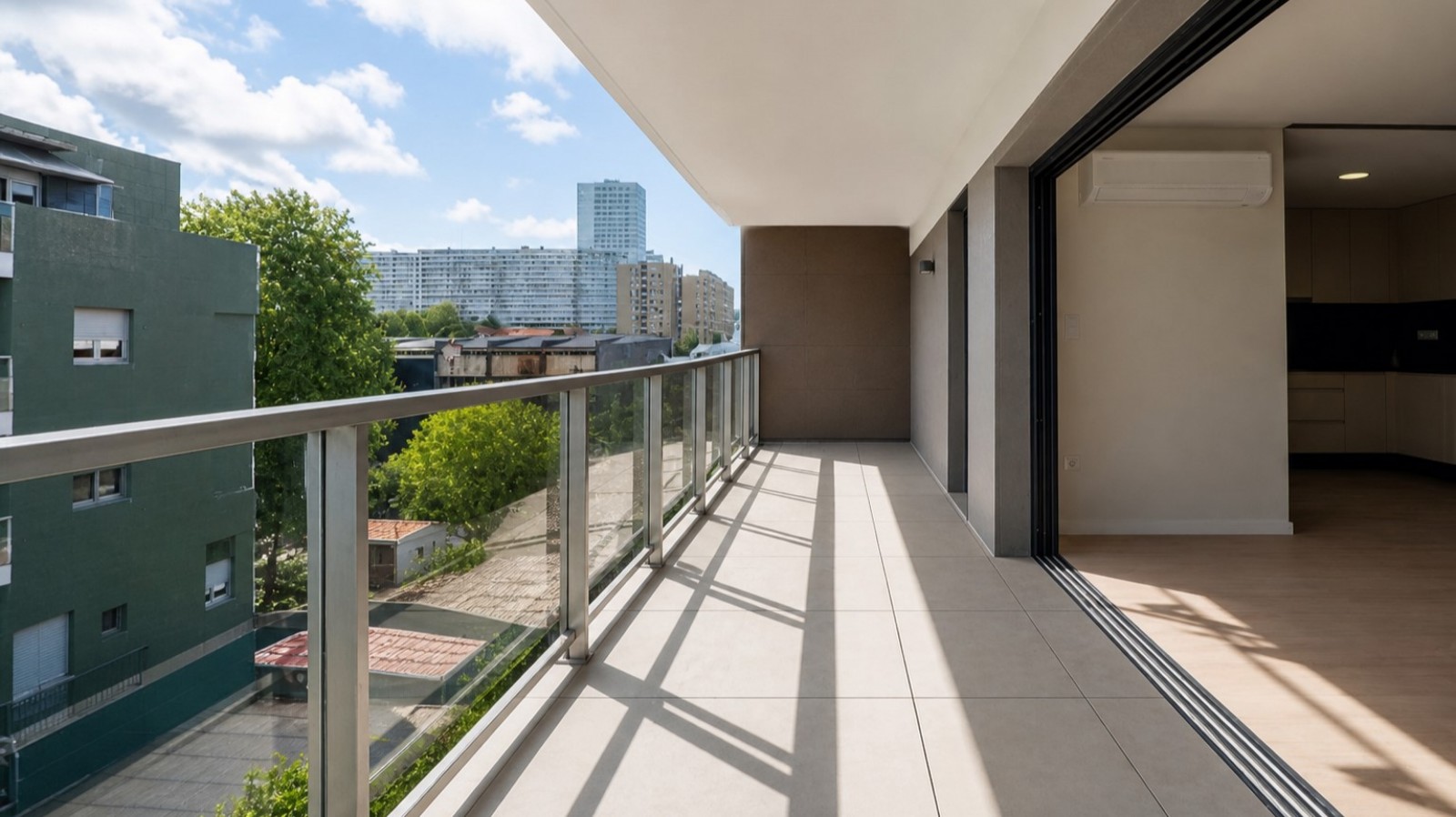 Drei-Zimmer-Wohnung mit Balkon in Vila Nova de Gaia, Portugal_365833