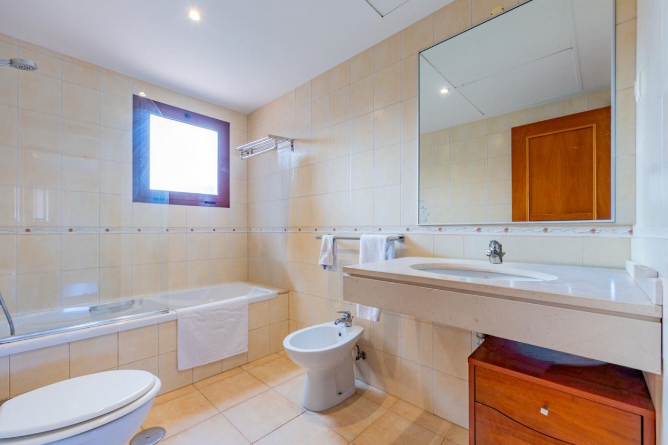 Villa de 4 dormitorios en venta em Quarteira, Algarve, Portugal_365946