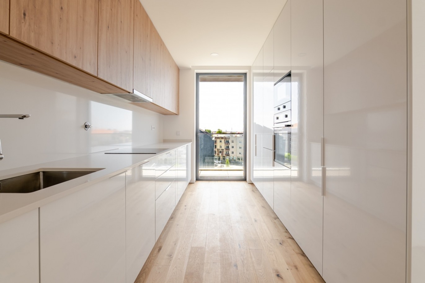 Three bedroom flat with balconies and open views in Aveiro, Portugal_366184