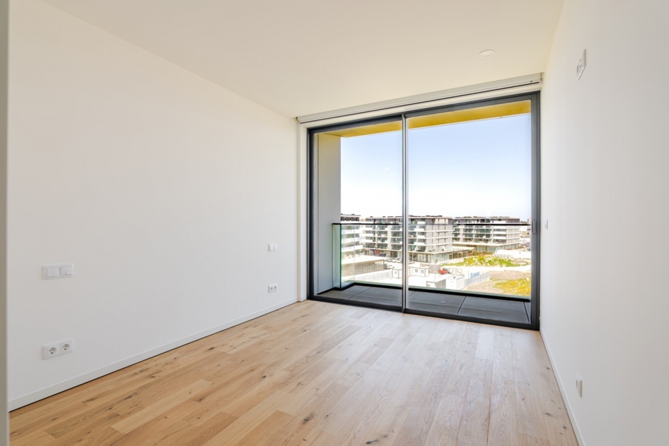 Apartamento T3 com varandas e vistas desafogadas em Aveiro_366236