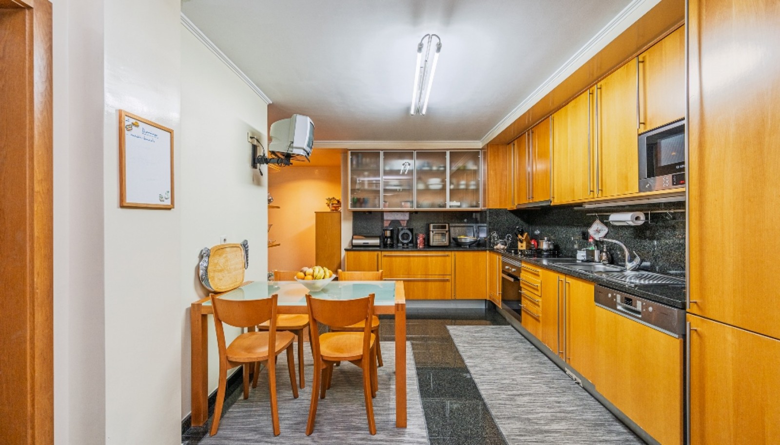 Apartamento T4 com varanda à venda no Bonfim no Porto_366288