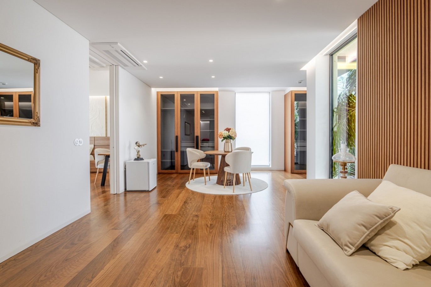 Moradia V5+2 com jardim e piscinas em Vila Nova de Famalicão_366412