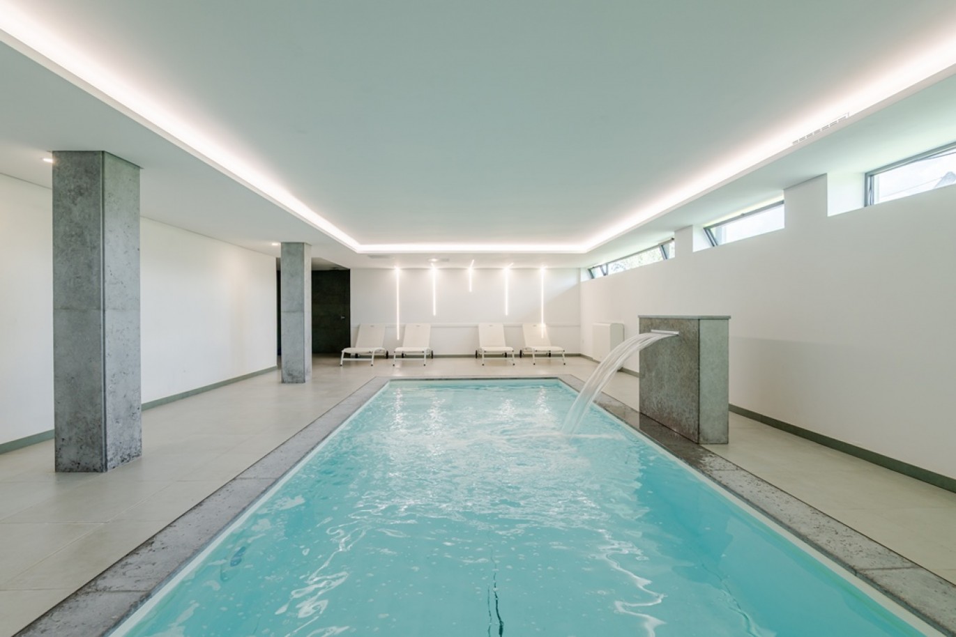 Moradia V5+2 com jardim e piscinas em Vila Nova de Famalicão_366446