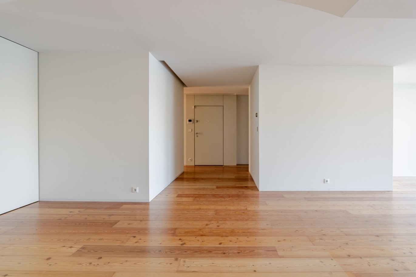 Vier-Zimmer-Wohnung mit Balkonen und Flussblick in Gaia, Portugal_366499