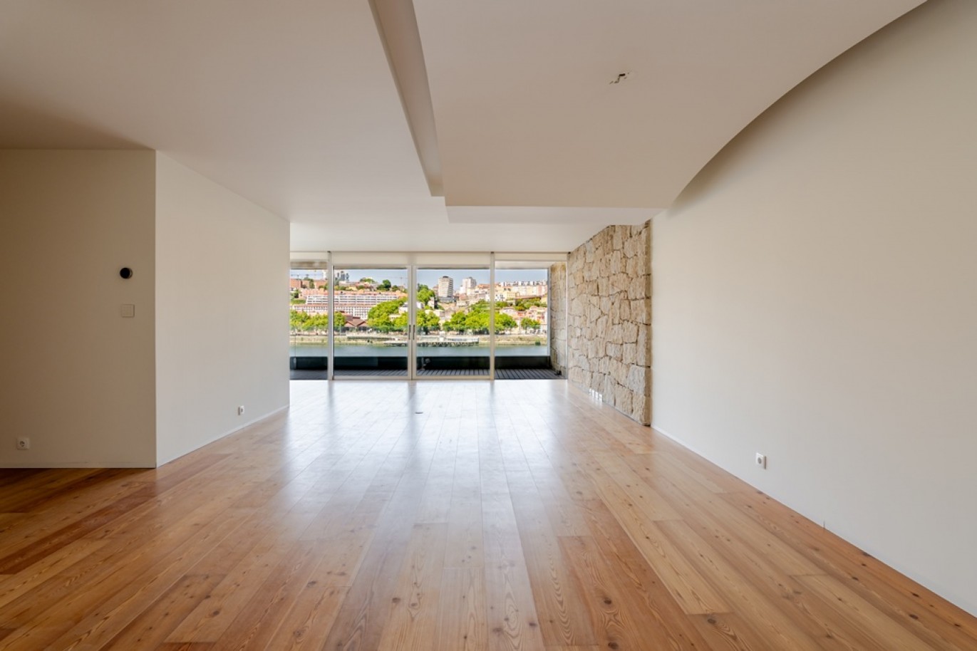 Vier-Zimmer-Wohnung mit Balkonen und Flussblick in Gaia, Portugal_366500