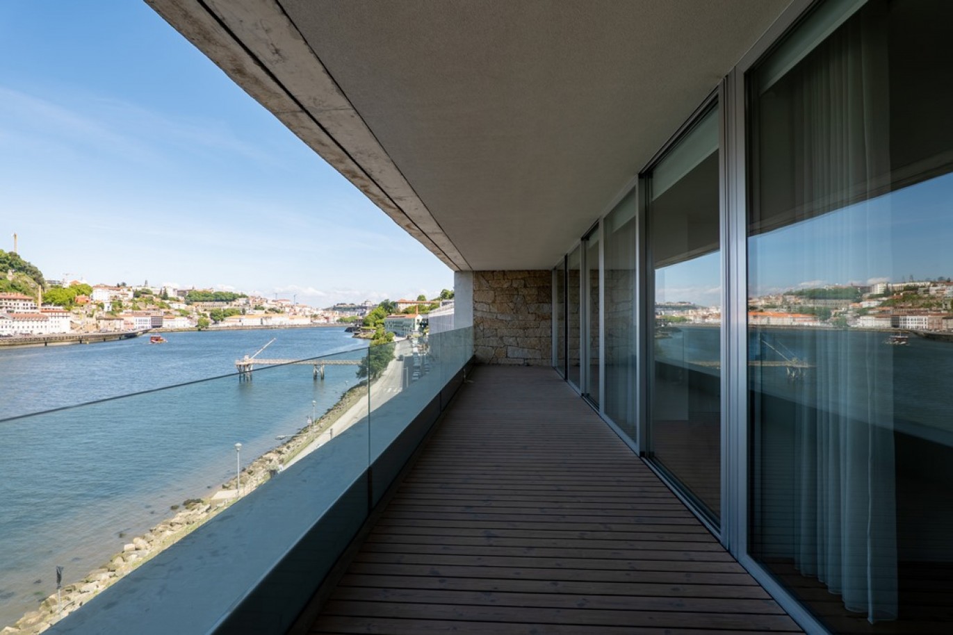 Vier-Zimmer-Wohnung mit Balkonen und Flussblick in Gaia, Portugal_366503