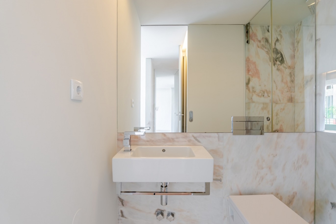 Vier-Zimmer-Wohnung mit Balkonen und Flussblick in Gaia, Portugal_366530