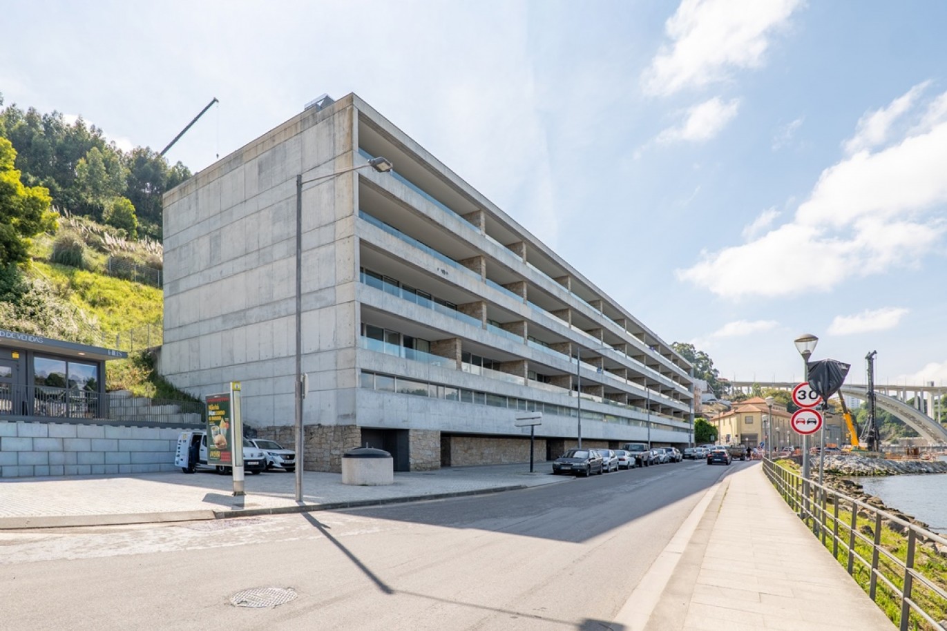 Vier-Zimmer-Wohnung mit Balkonen und Flussblick in Gaia, Portugal_366545