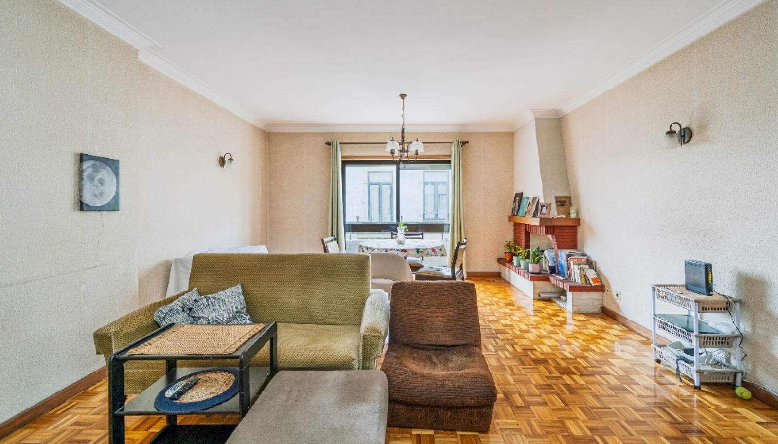 Piso de 3 habitaciones con balcón en venta Leça da Palmeira, Portugal_366939