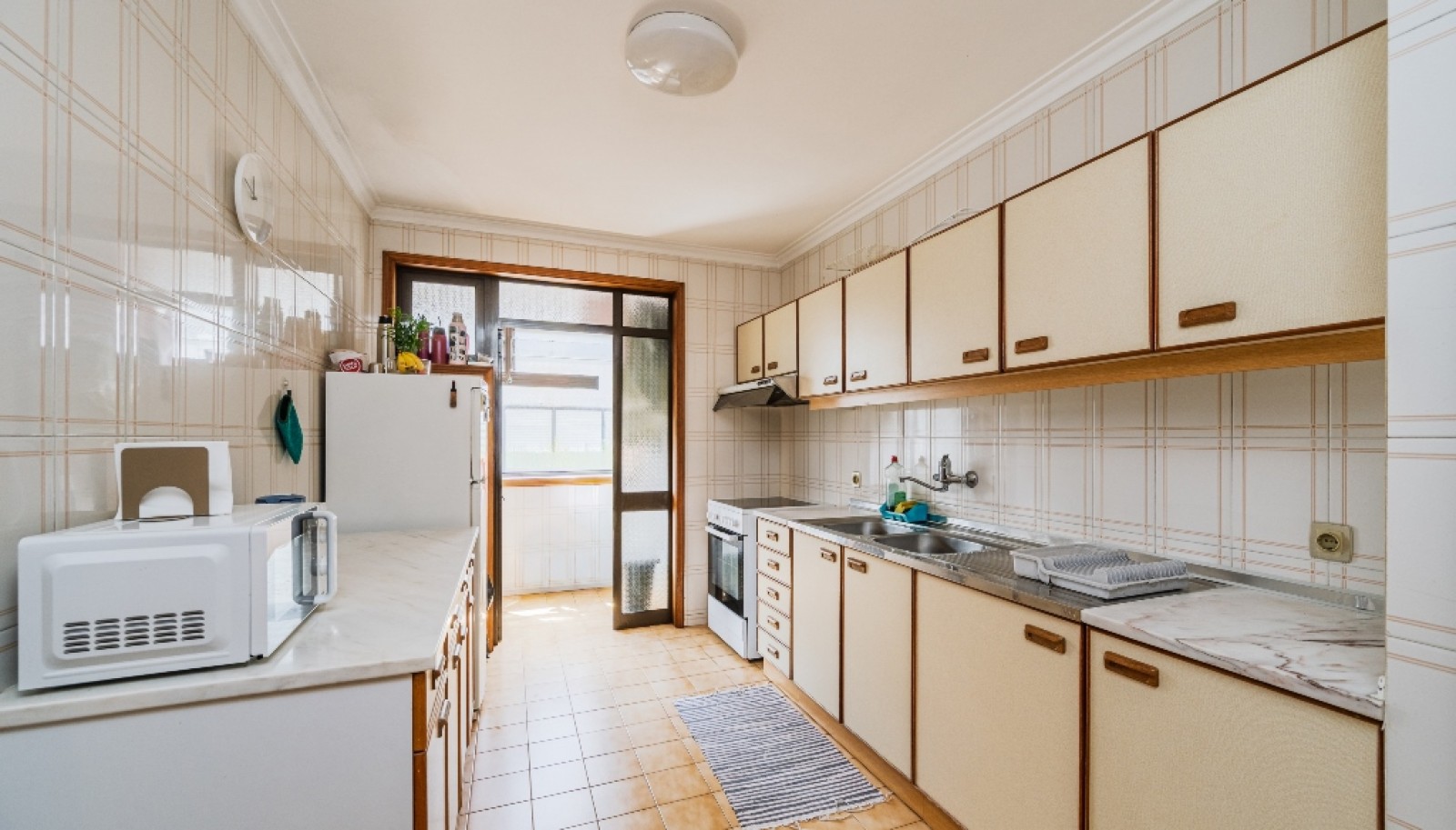Piso de 3 habitaciones con balcón en venta Leça da Palmeira, Portugal_366942