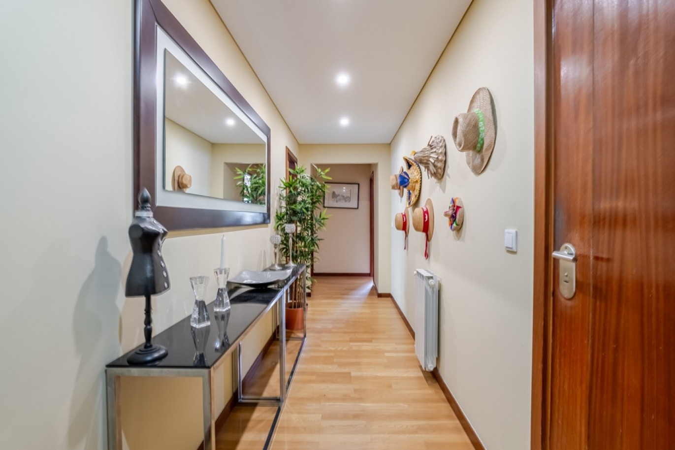Piso de 3 dormitorios en venta en Paranhos en Porto, Portugal_367158