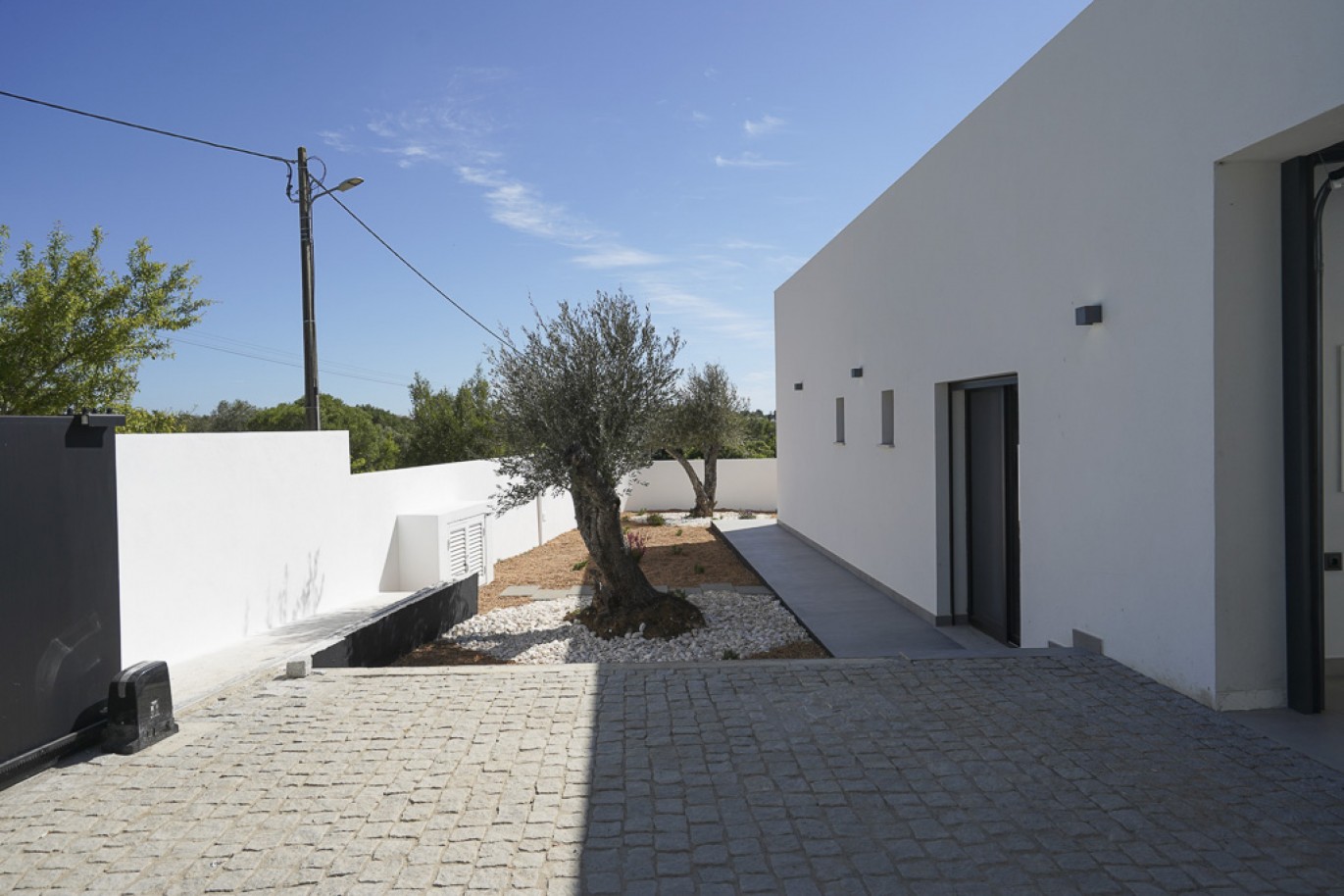 Moradia V4 térrea com piscina, à venda na Fuseta, Algarve_367833