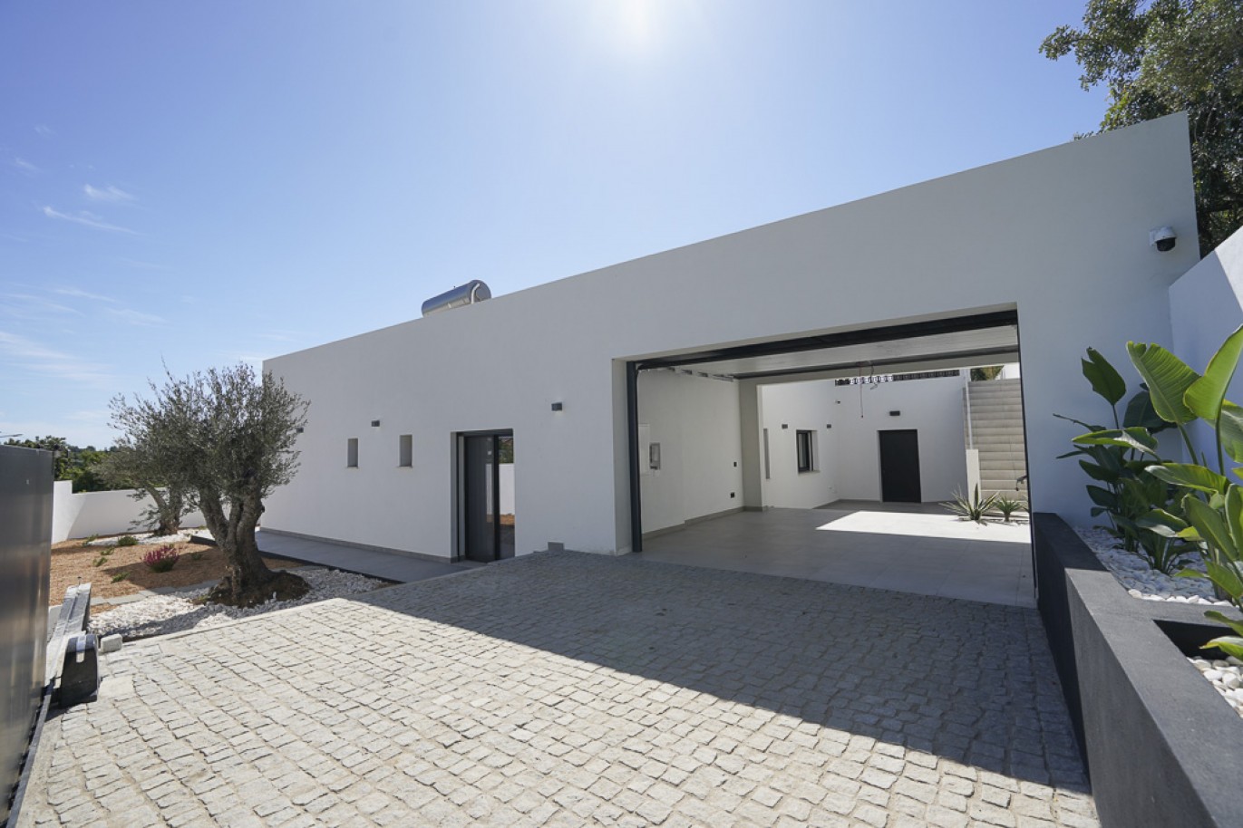 Moradia V4 térrea com piscina, à venda na Fuseta, Algarve_367834