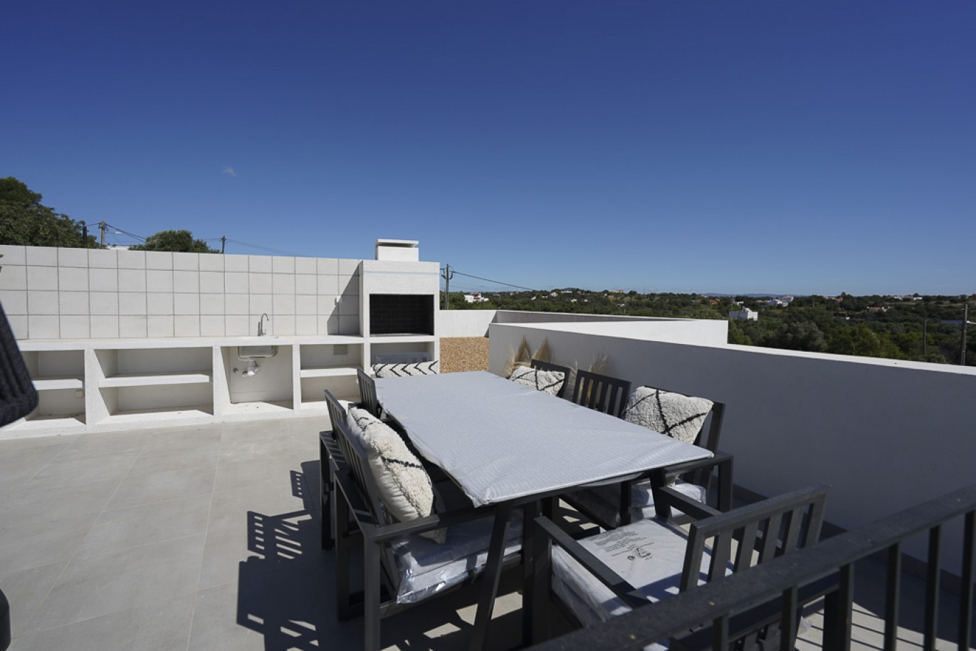 Moradia V4 térrea com piscina, à venda na Fuseta, Algarve_367838