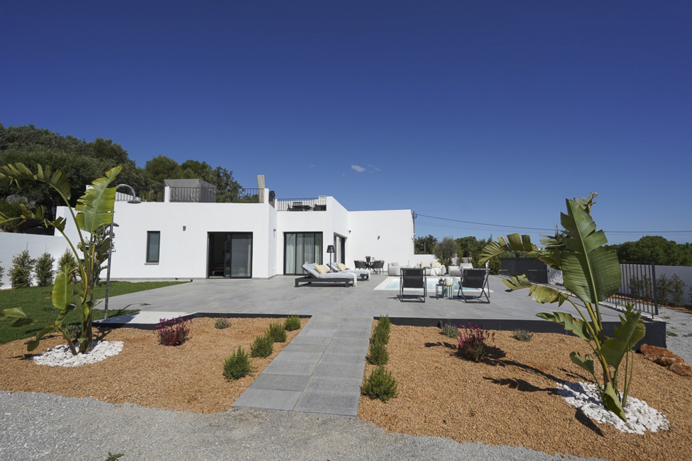 Moradia V4 térrea com piscina, à venda na Fuseta, Algarve_367841