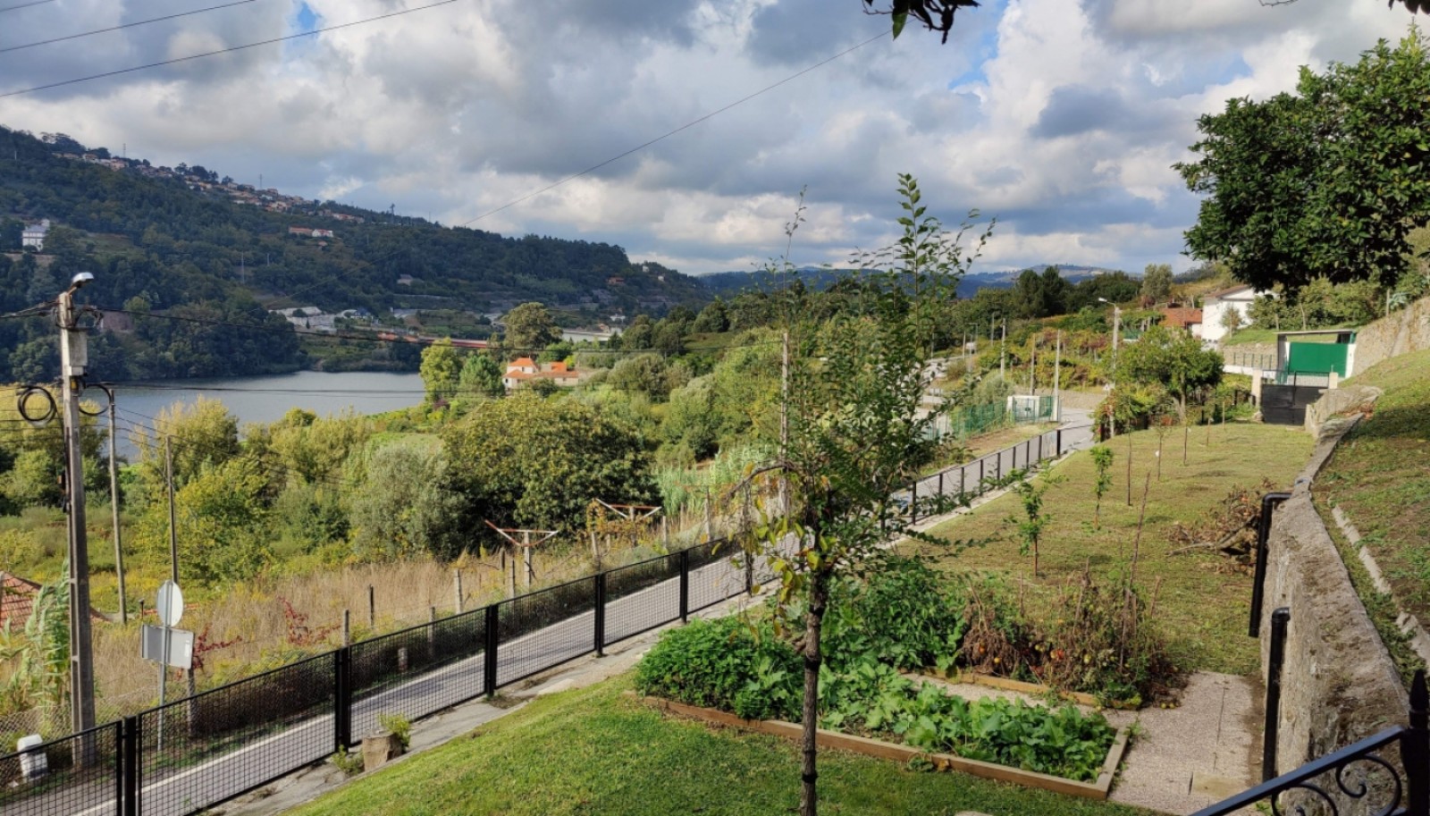 Quinta com casa de campo e piscina, para venda, em Castelo de Paiva_367868