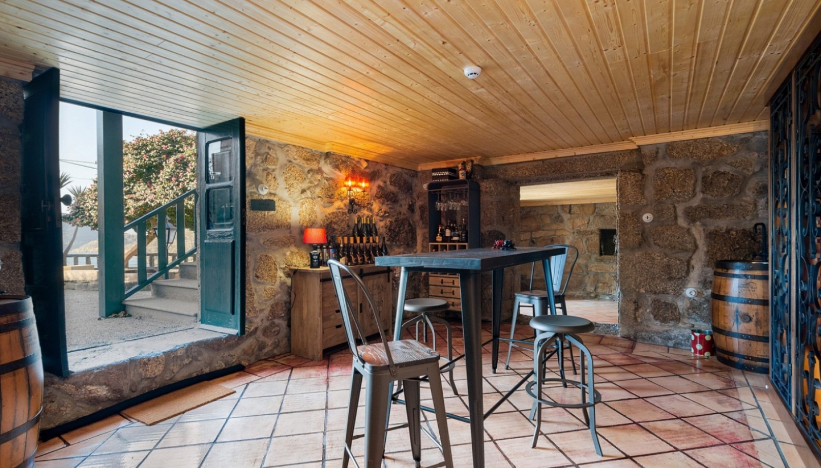 Quinta com casa de campo e piscina, para venda, em Castelo de Paiva_367874