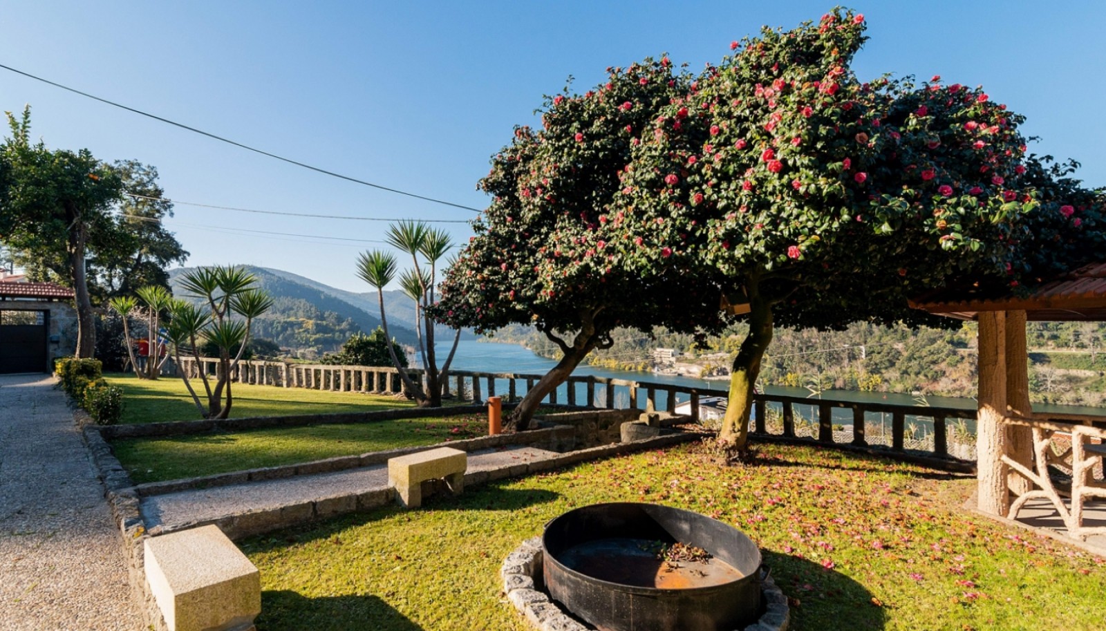 Quinta com casa de campo e piscina, para venda, em Castelo de Paiva_367889