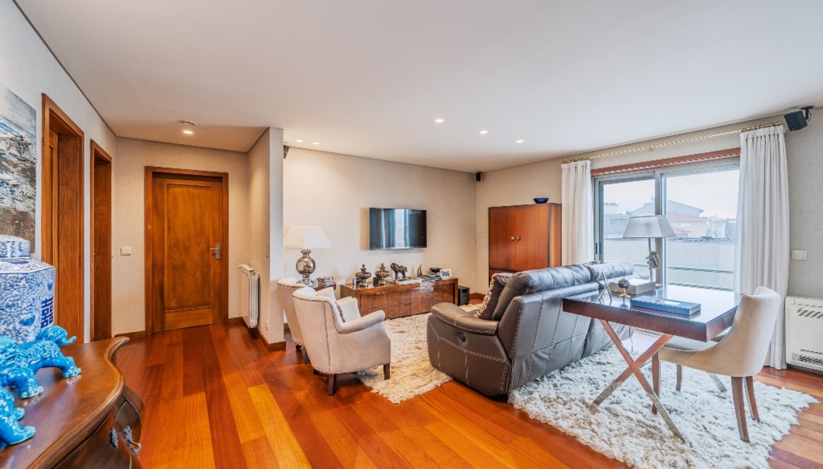 Appartement de 3 chambres avec balcons à vendre Bonfim, Porto, Portugal_367949