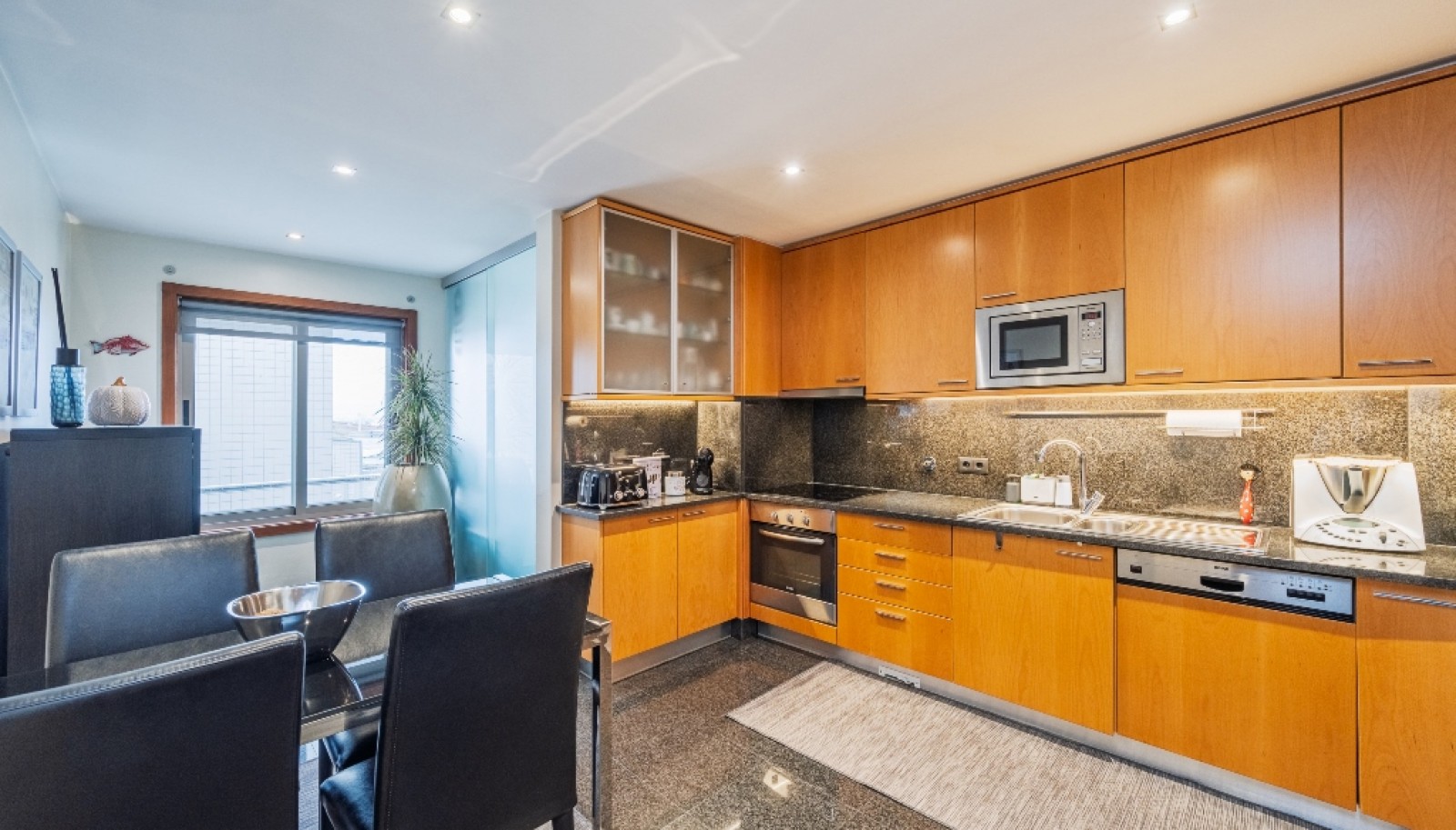 Appartement de 3 chambres avec balcons à vendre Bonfim, Porto, Portugal_367964