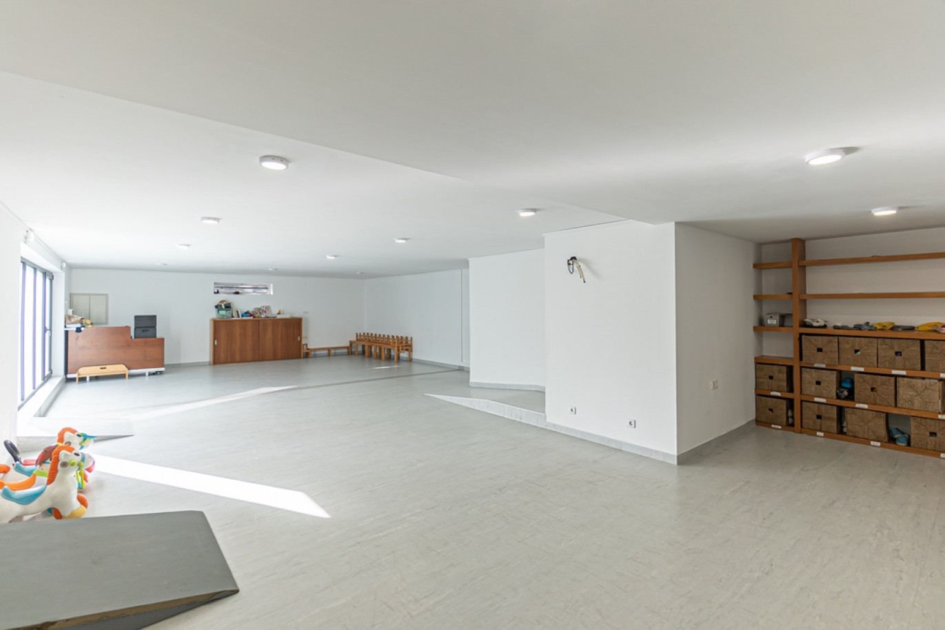 Moradia V4 com jardim para arrendamento no Porto_367986