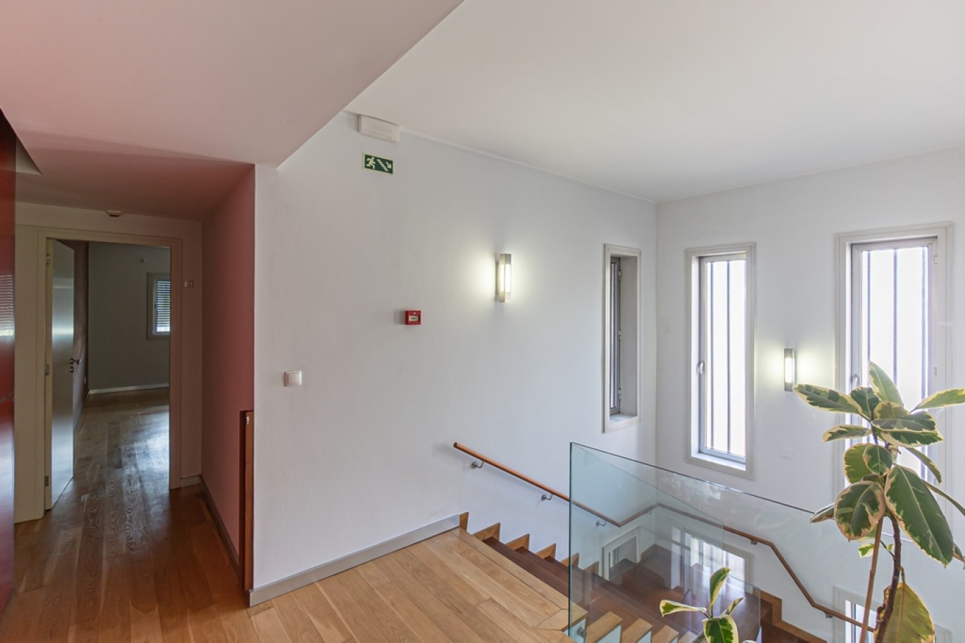 Moradia V4 com jardim para arrendamento no Porto_368001