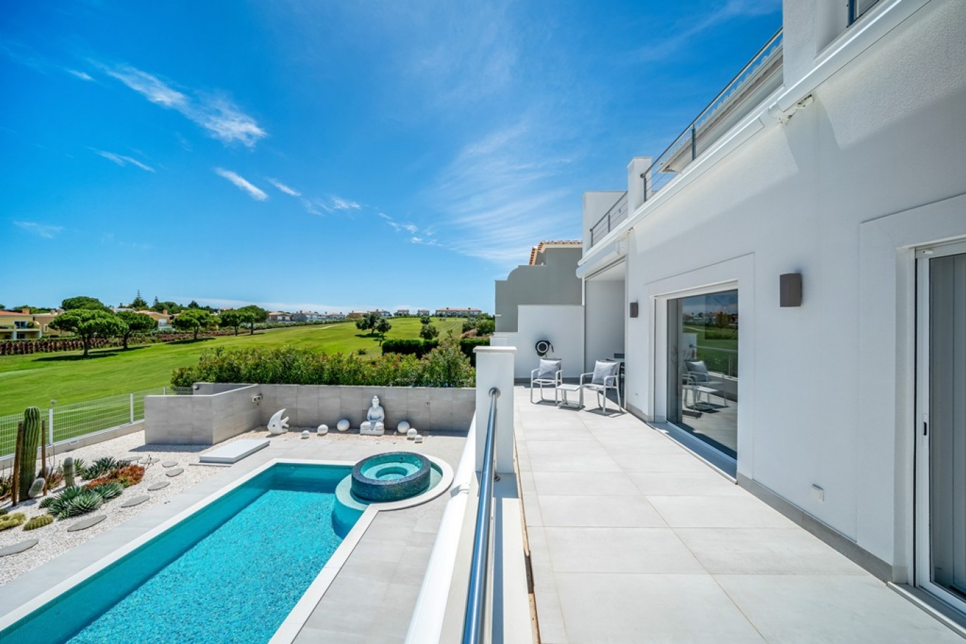 Moradia V5 com piscina, vista mar e golfe, à venda em Lagos, Algarve_368110