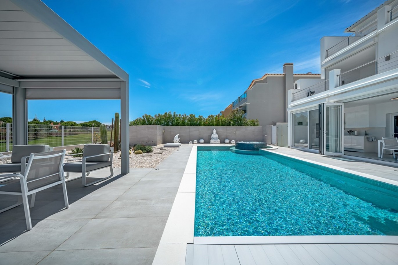 Moradia V5 com piscina, vista mar e golfe, à venda em Lagos, Algarve_368124