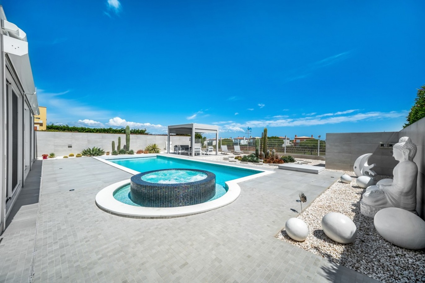 Moradia V5 com piscina, vista mar e golfe, à venda em Lagos, Algarve_368125