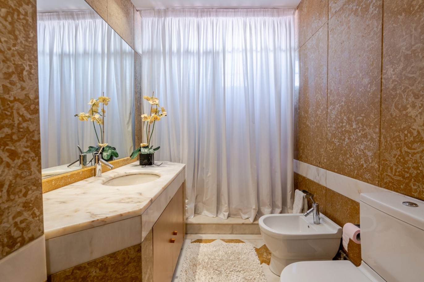 Vier-Schlafzimmer-Villa mit Garten und Innenpool in Famalicão, Portugal_368171
