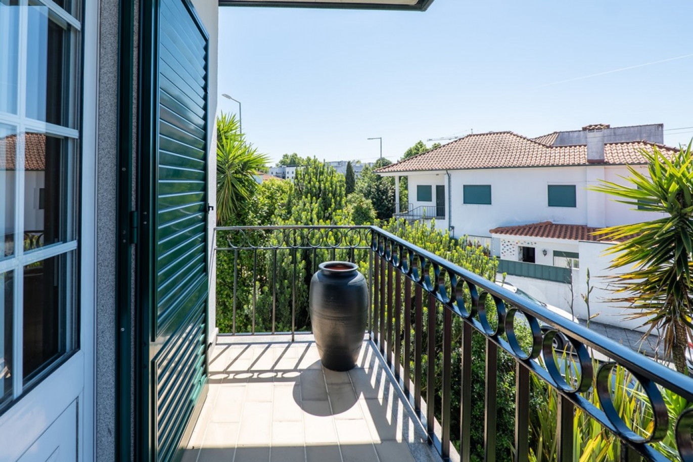 Vier-Schlafzimmer-Villa mit Garten und Innenpool in Famalicão, Portugal_368179