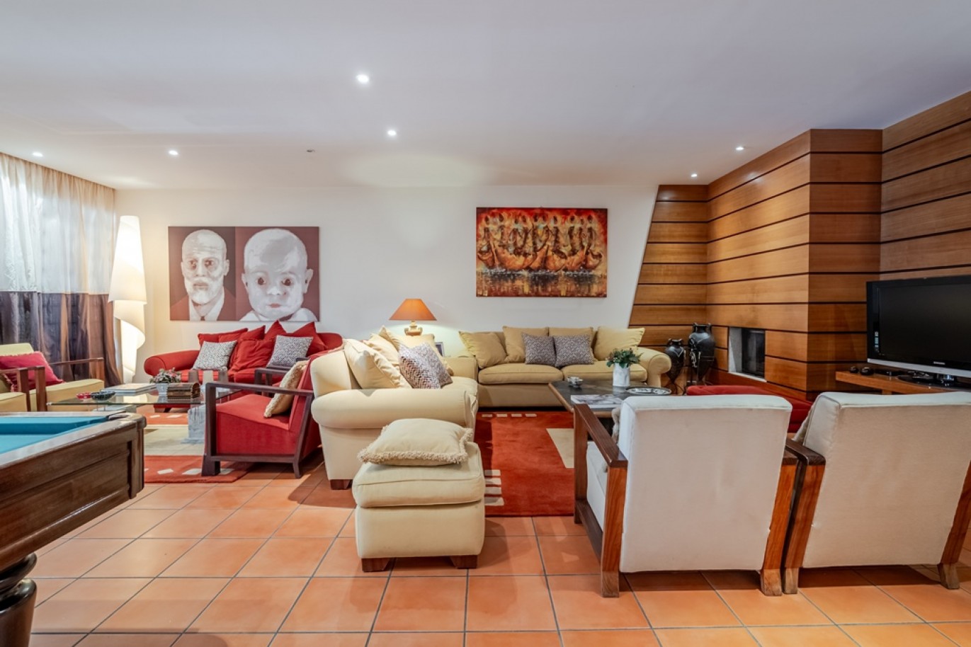Vier-Schlafzimmer-Villa mit Garten und Innenpool in Famalicão, Portugal_368187
