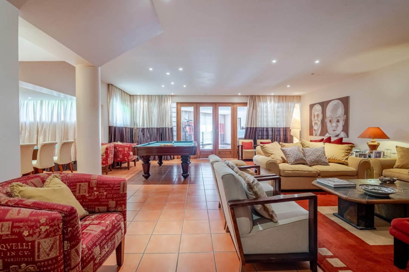 Vier-Schlafzimmer-Villa mit Garten und Innenpool in Famalicão, Portugal_368189