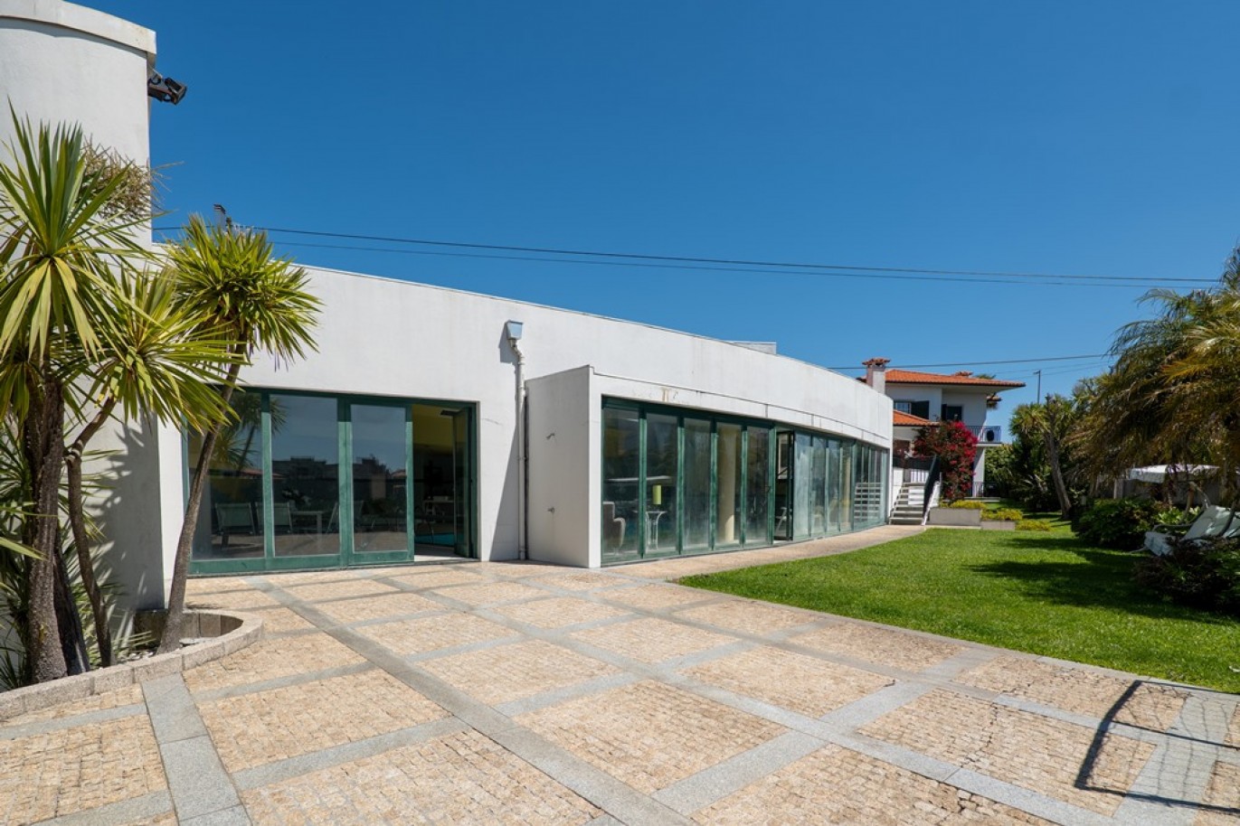 Vier-Schlafzimmer-Villa mit Garten und Innenpool in Famalicão, Portugal_368200