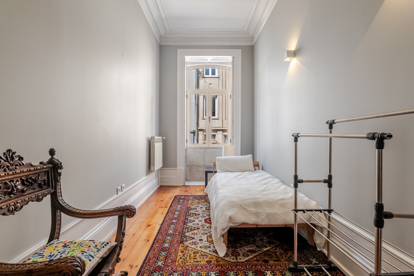 Newly renovated 5-bedroom villa with garden for sale in Porto, Portugal_368213