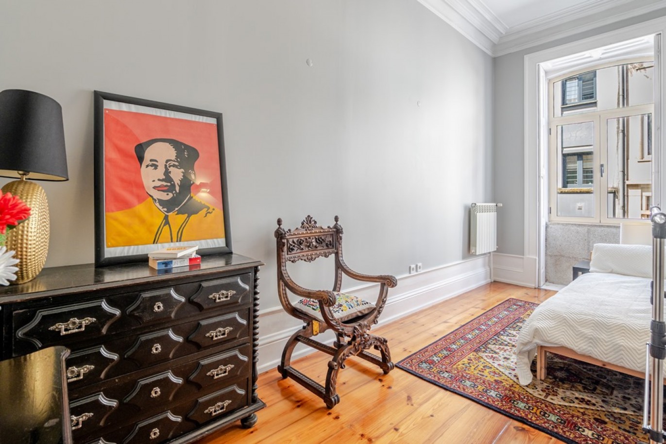 Newly renovated 5-bedroom villa with garden for sale in Porto, Portugal_368214
