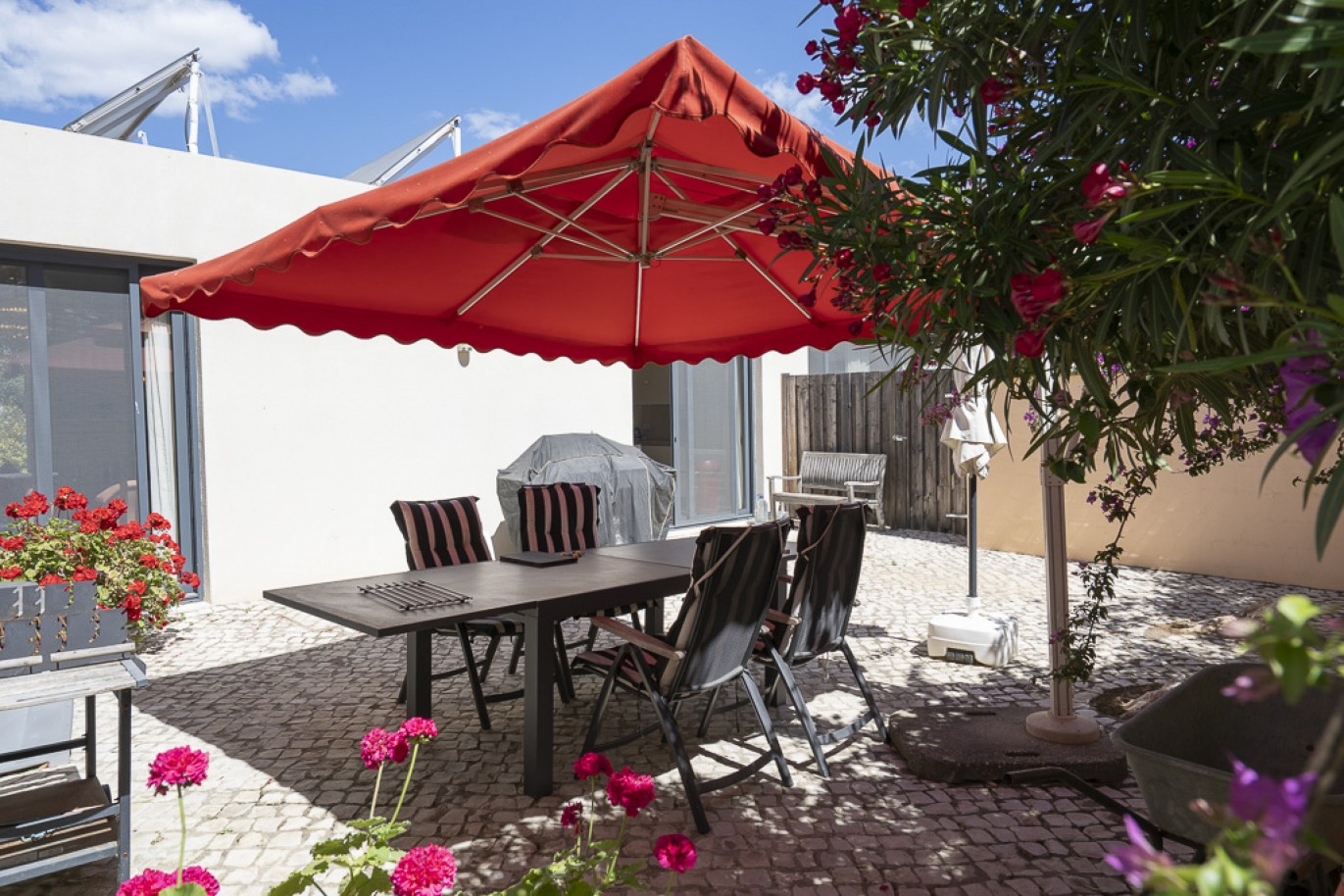 Guesthouse com piscina, à venda na Fuseta, Algarve_368573