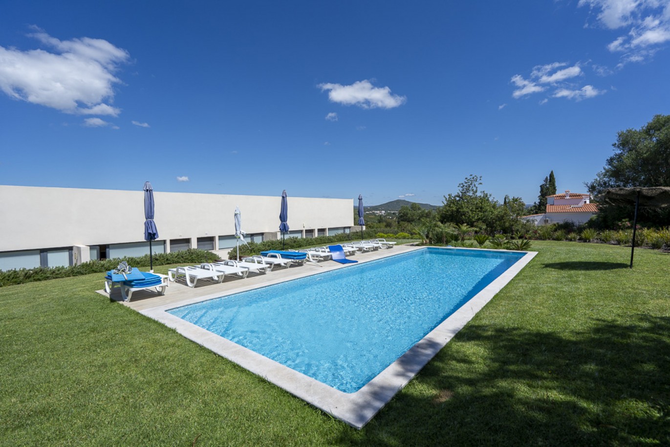 Guesthouse com piscina, à venda na Fuseta, Algarve_368575