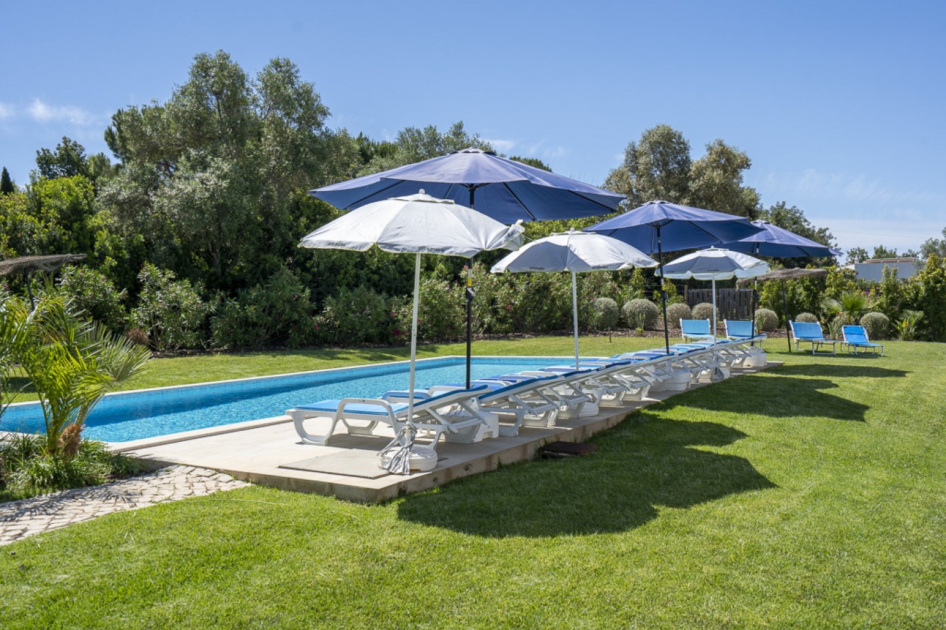 Guesthouse com piscina, à venda na Fuseta, Algarve_368578