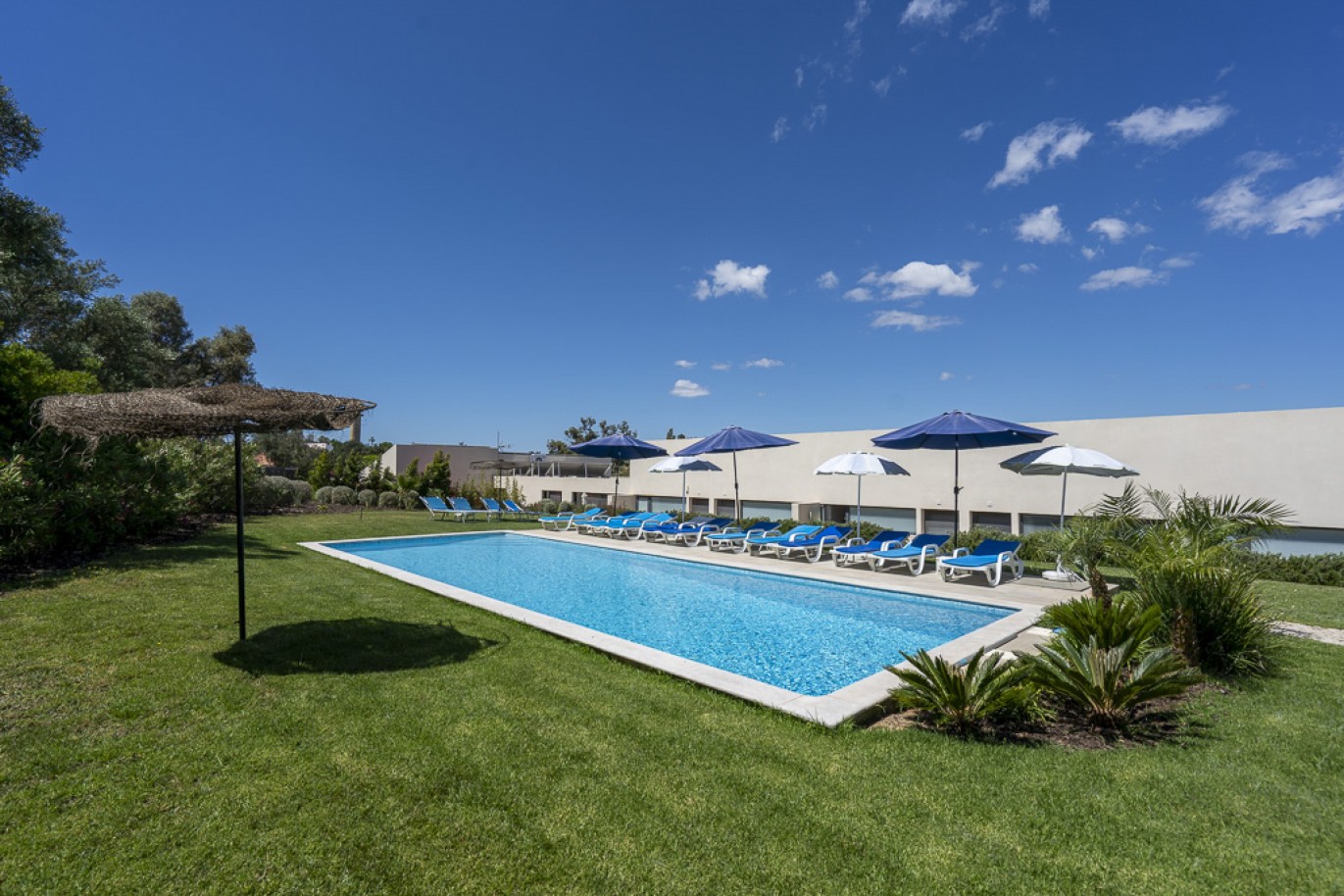 Guesthouse com piscina, à venda na Fuseta, Algarve_368579