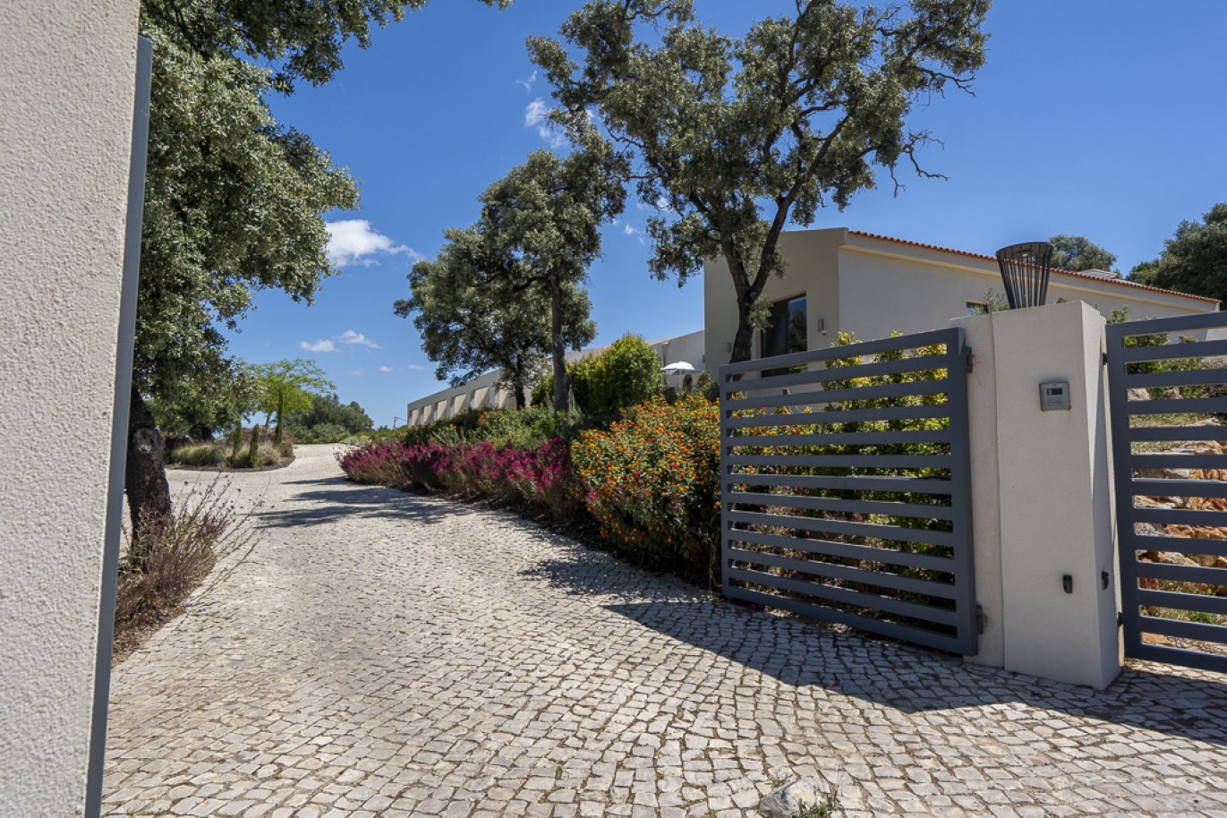 Guesthouse com piscina, à venda na Fuseta, Algarve_368580