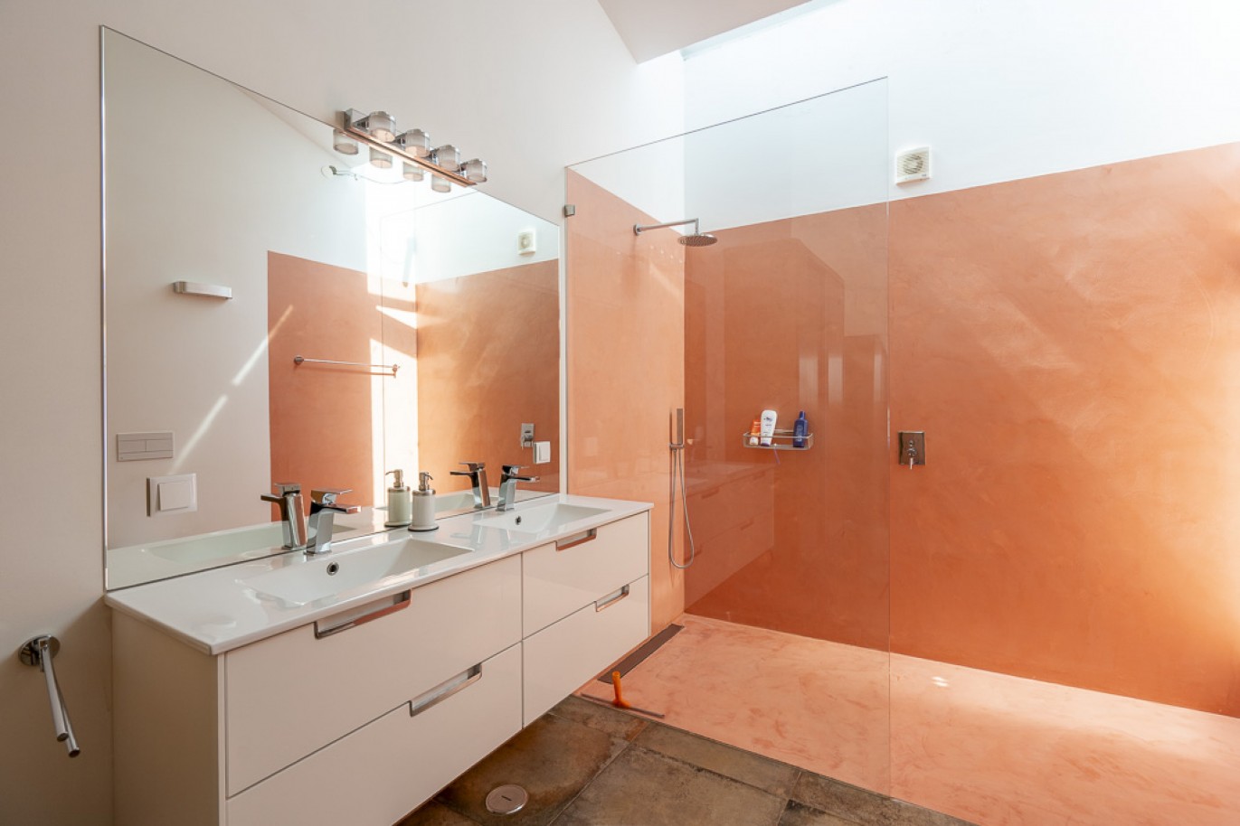 Guesthouse com piscina, à venda na Fuseta, Algarve_368581