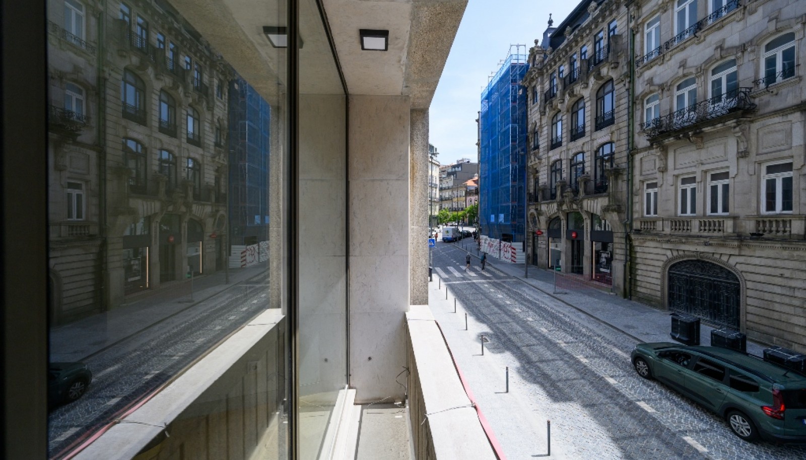 Encantador piso de 3 dormitorios con balcón en venta en Oporto, Portugal_369045
