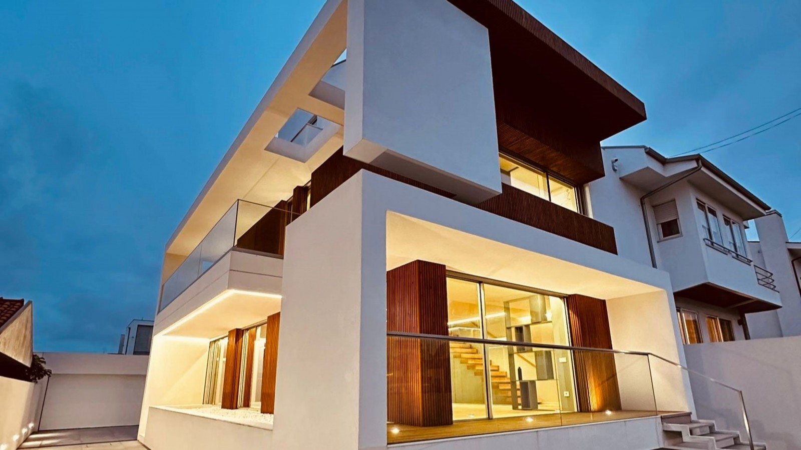 Vier Schlafzimmer Villa mit meerblick zu verkaufen in Canidelo, Portugal_369127