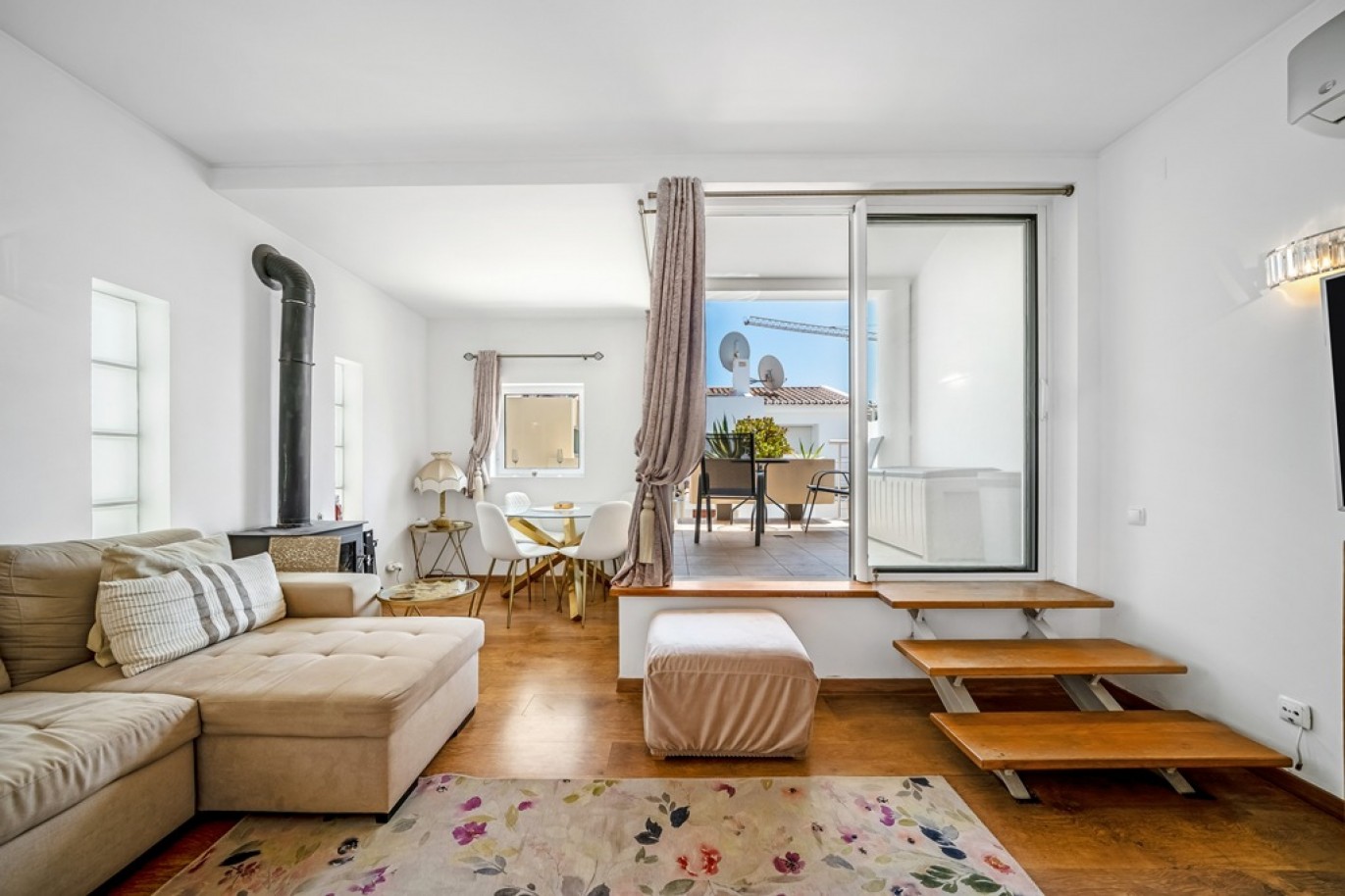 Apartamento T2 com vista mar para venda em Carvoeiro, Algarve_369152