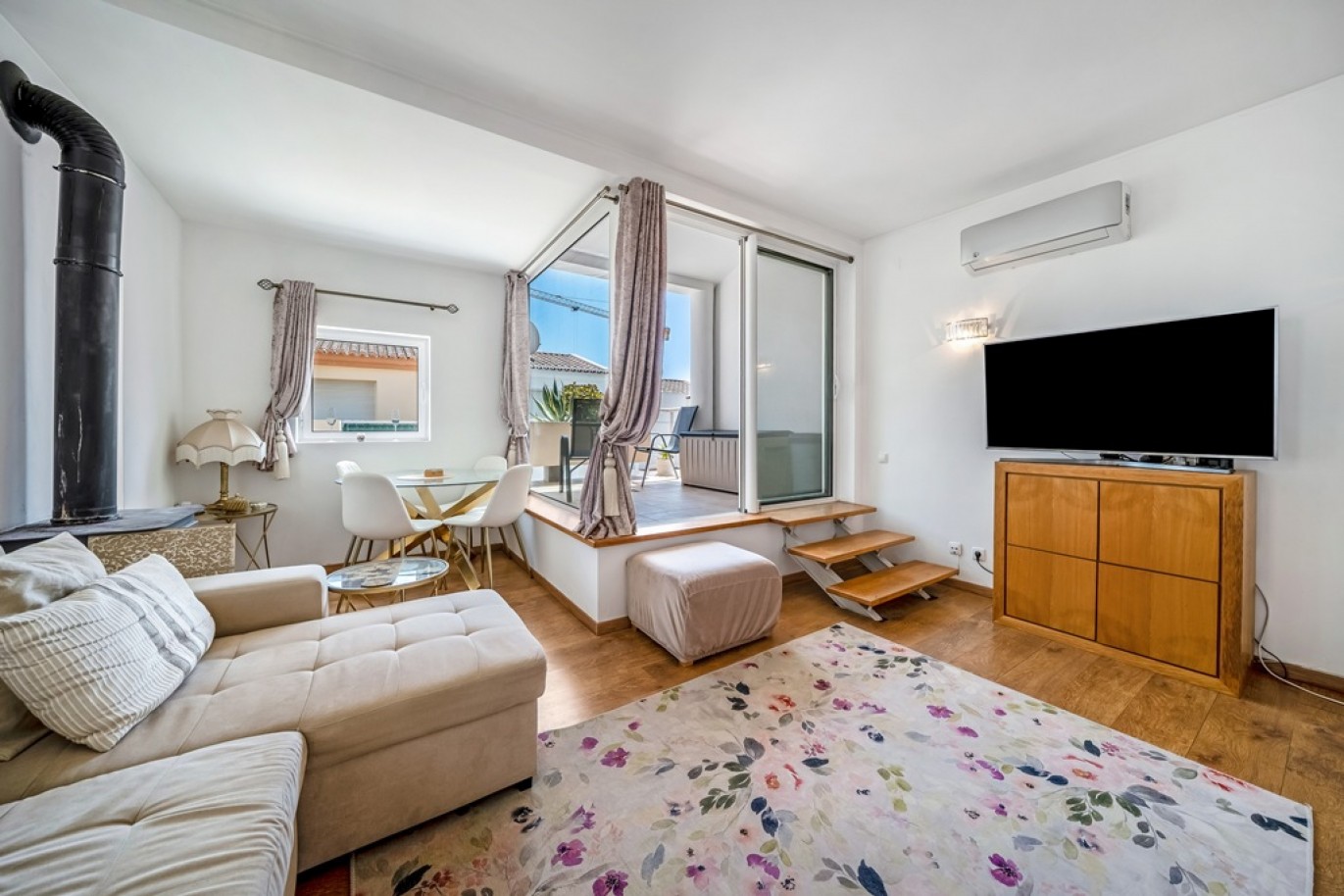 Apartamento T2 com vista mar para venda em Carvoeiro, Algarve_369155