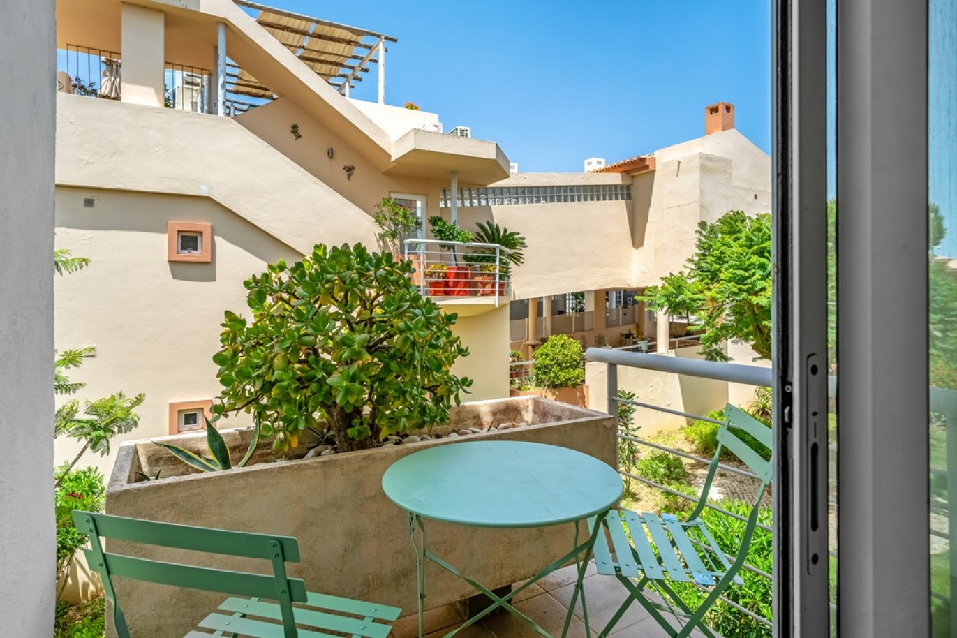 Apartamento T2 com vista mar para venda em Carvoeiro, Algarve_369164