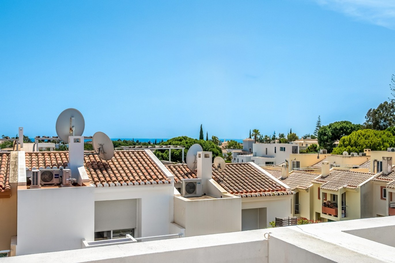 Apartamento T2 com vista mar para venda em Carvoeiro, Algarve_369170